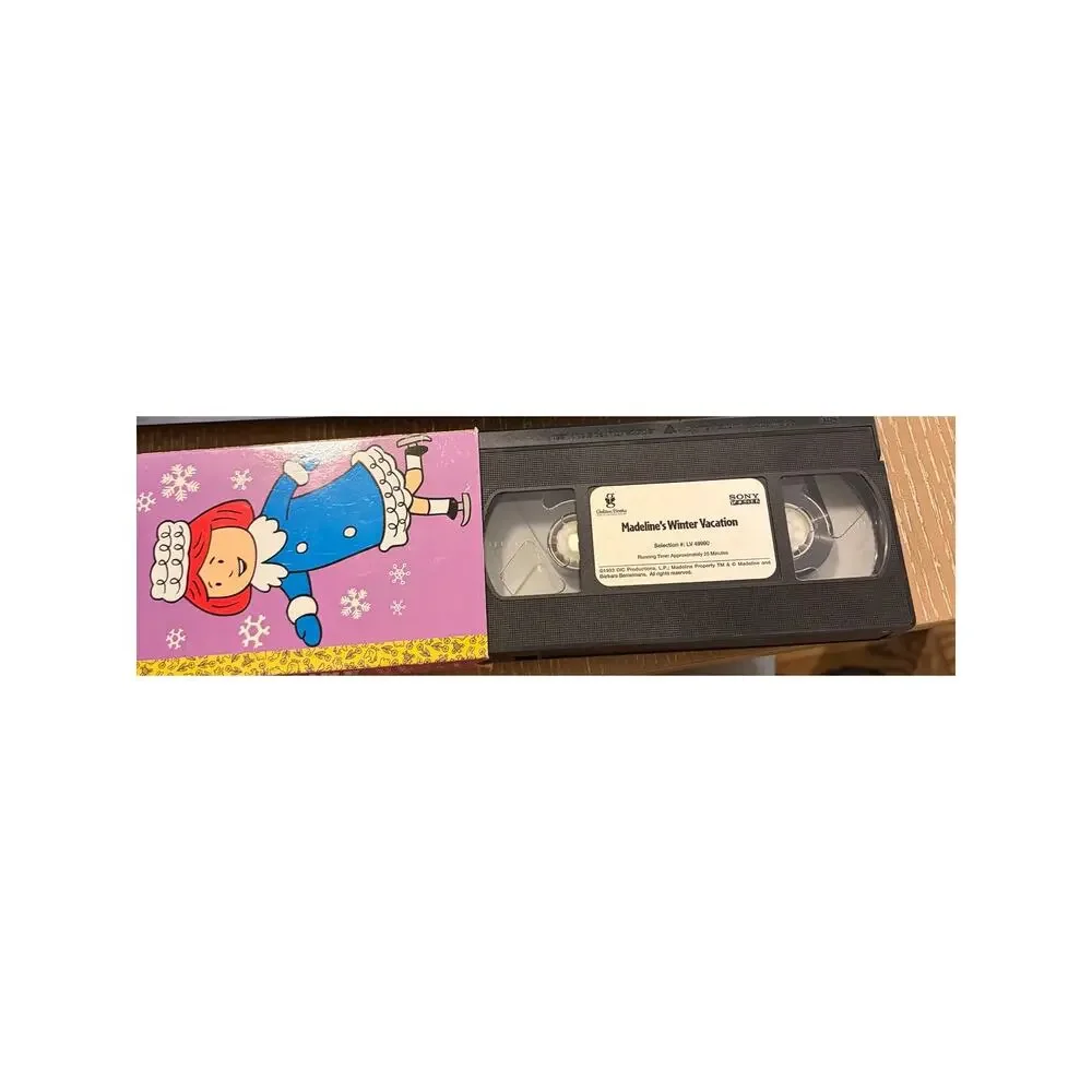 Madeline: Lost In Paris/VHS Clamshell/Disney Madeline's Winter Vacation VHS 1998